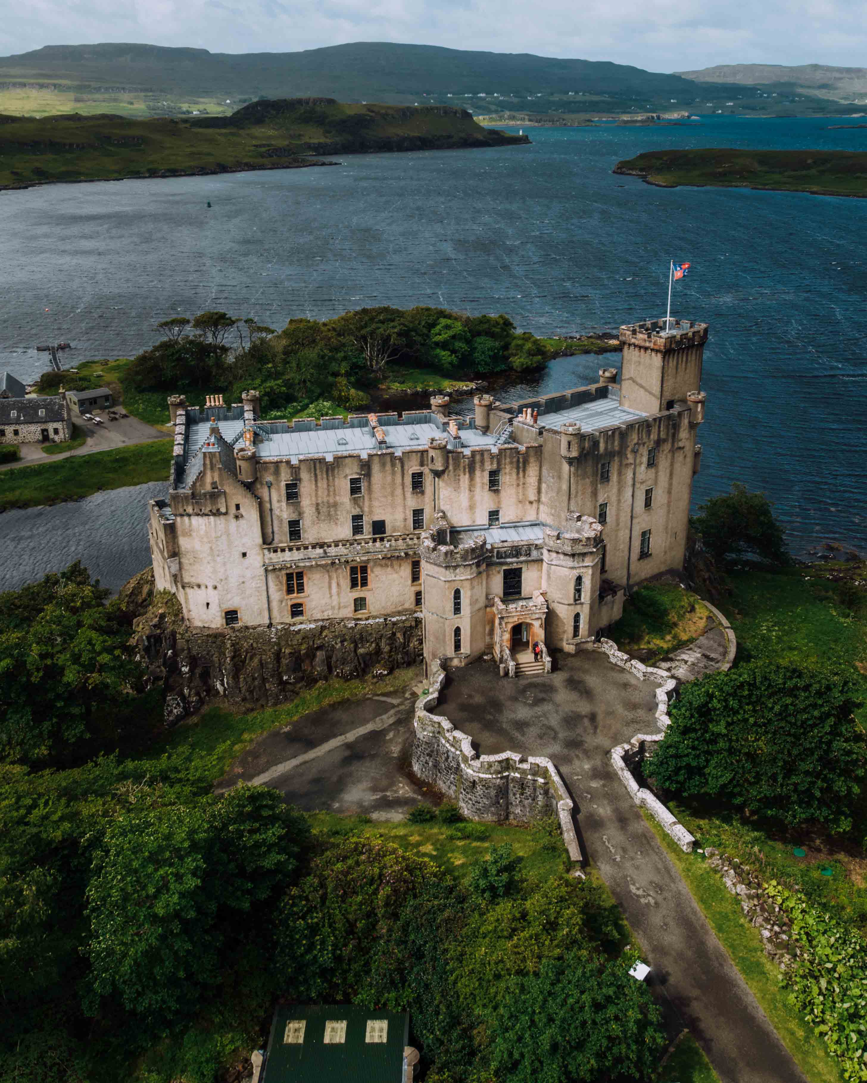 Aerial photograph: Scotland Castle